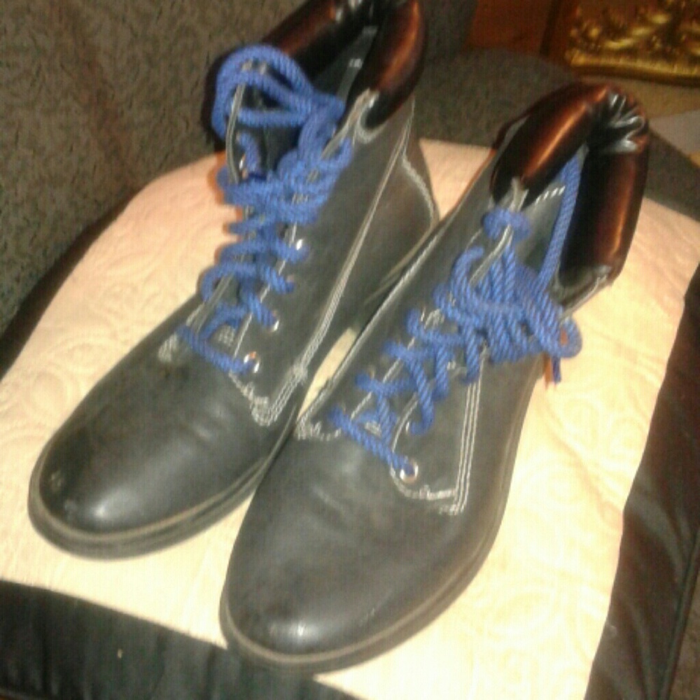 Combat boots